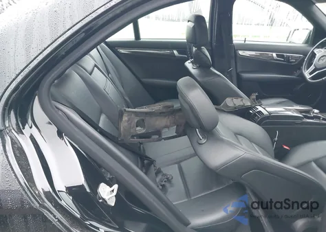 2014 Mercedes-Benz C 300 из США, поврежденный, VIN WDDGF8AB1EA954503